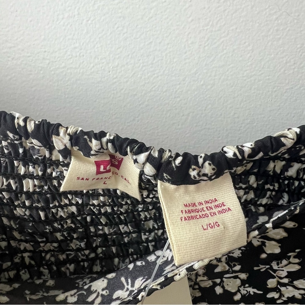 Levi’s NWT Black Floral The Statement Blouse Peasant - Picture 5 of 9